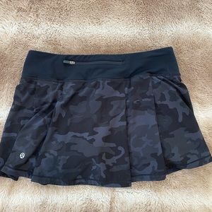 Lululemon tennis skirt size 6 black camo.